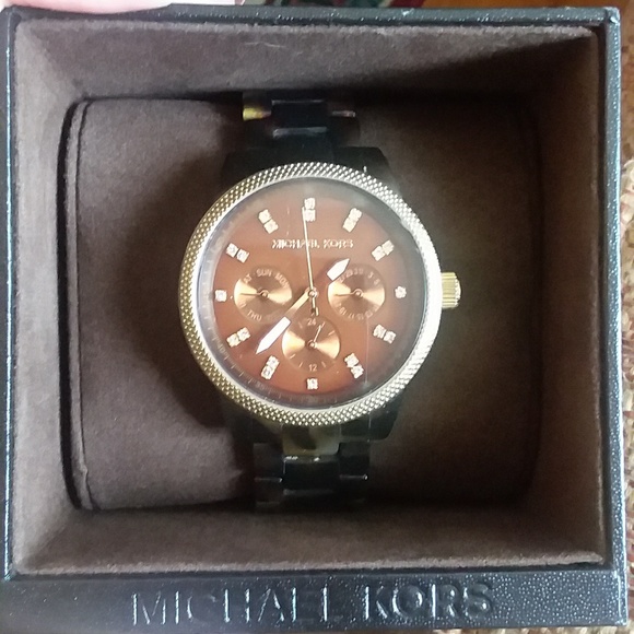 Michael Kors Tortoise Shell Watch with box - Picture 3 of 4